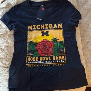 Women’s V-neck Michigan Football Rose Bowl Game NWT